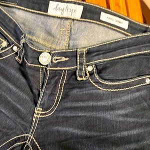 Great dark wash jeans, slightly worn. No tears or issues